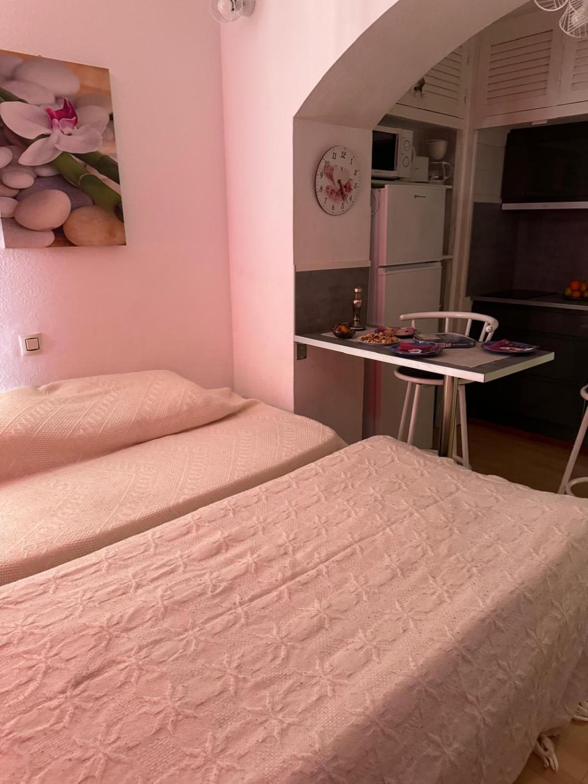 Acogedor Estudio En El Edificio Isla De Apartment Roses